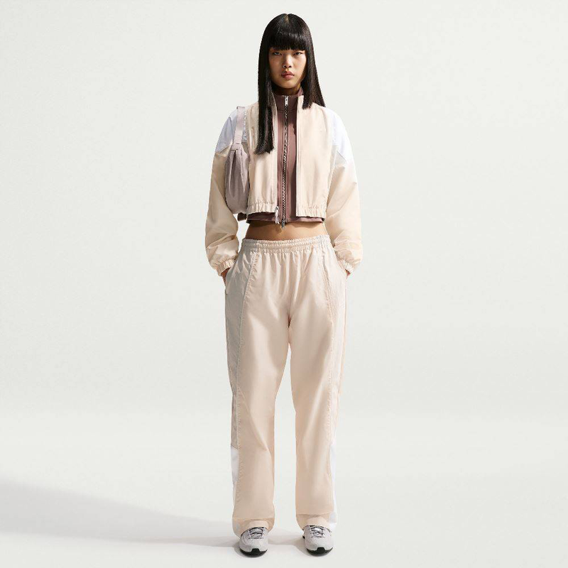 Nike sportswear shrunken oversized track pant-null