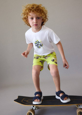 &Sigma;&epsilon;&tau; &mu;&alpha;&kappa;&omicron; &sigma;&tau;&alpha;&mu;&pi;&omega;&tau;&omicron;, Yellow&pi;&rho;&alpha;, medium