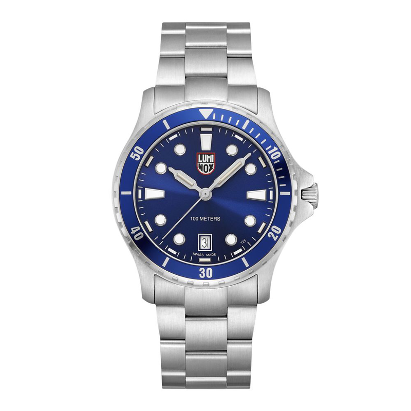 Gray stainless steel sport watch-null