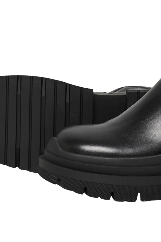 Only beatrix boots-null