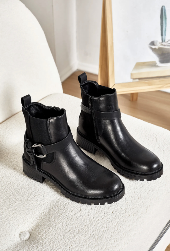 Ankle boot low heel-null