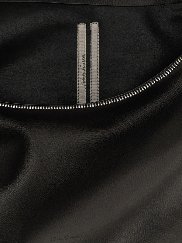 Black calfskin shoulder bag-null