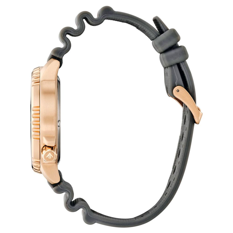 Black rubber sport watch-null