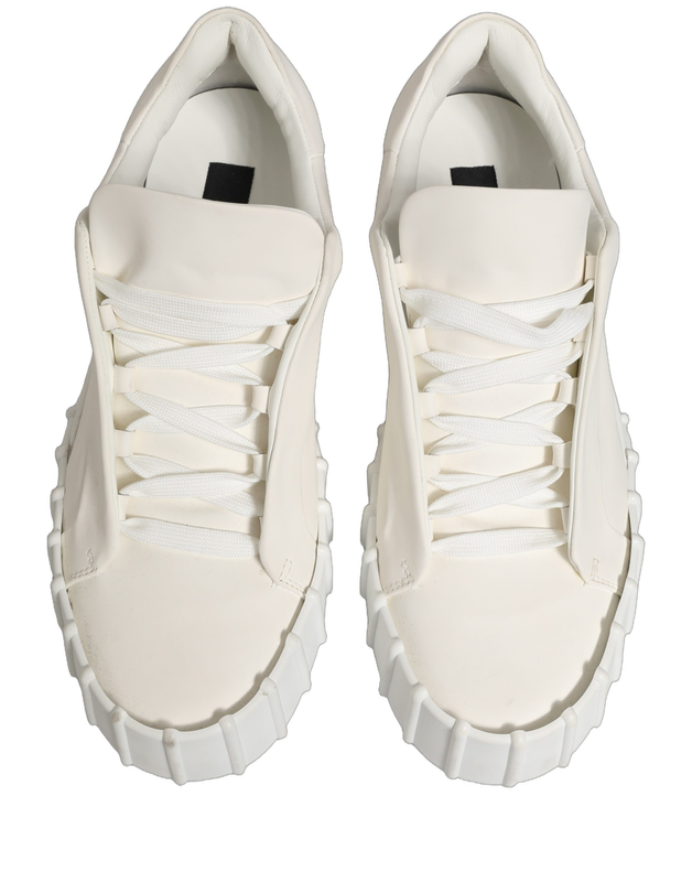 White leather low top lace up sneakers shoes-null