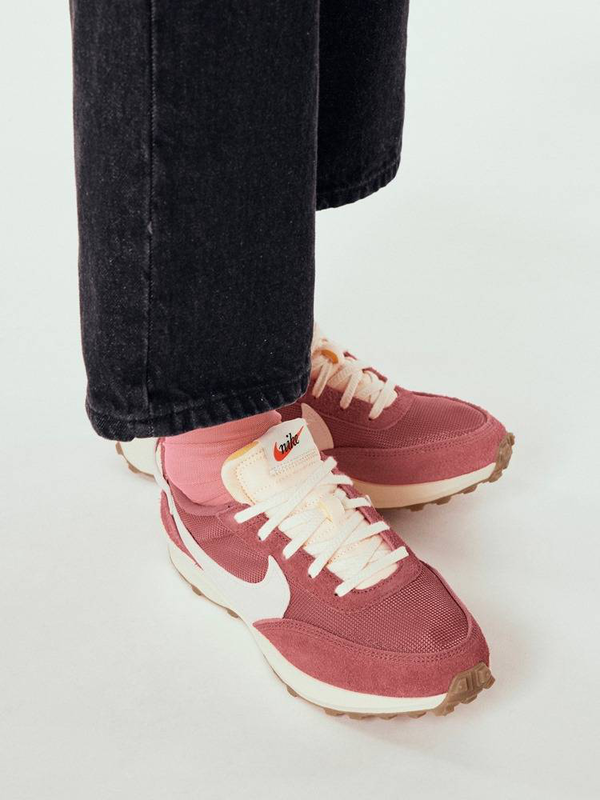 Nike womens waffle debut vintage-null