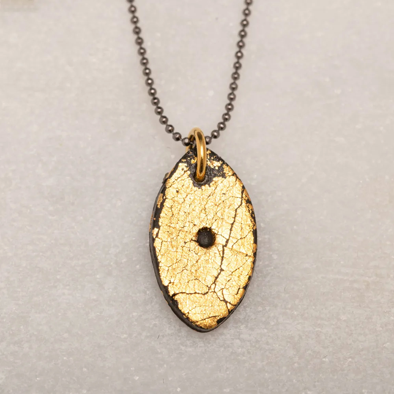 Moon eye necklace-null