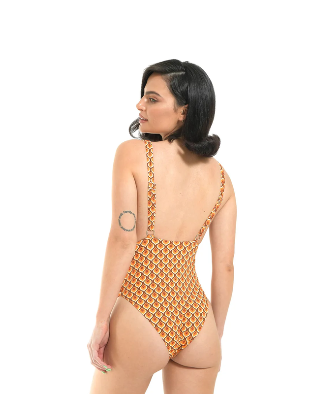 One piece v-shape and belt detail retro-null