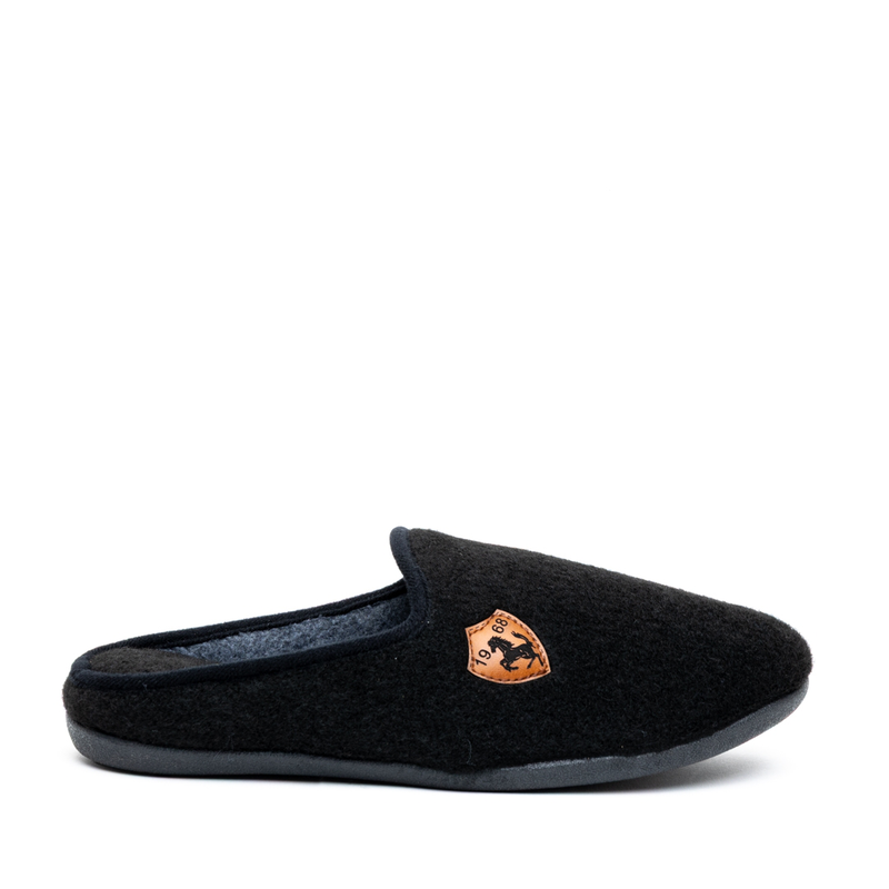 Southport slippers with logo on the side-null