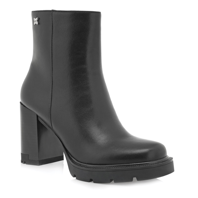 Seven &gamma;&upsilon;&nu;&alpha;&iota;&kappa;&epsilon;ί&omicron; &mu;&pi;&omicron;&tau;ά&kappa;&iota;-null