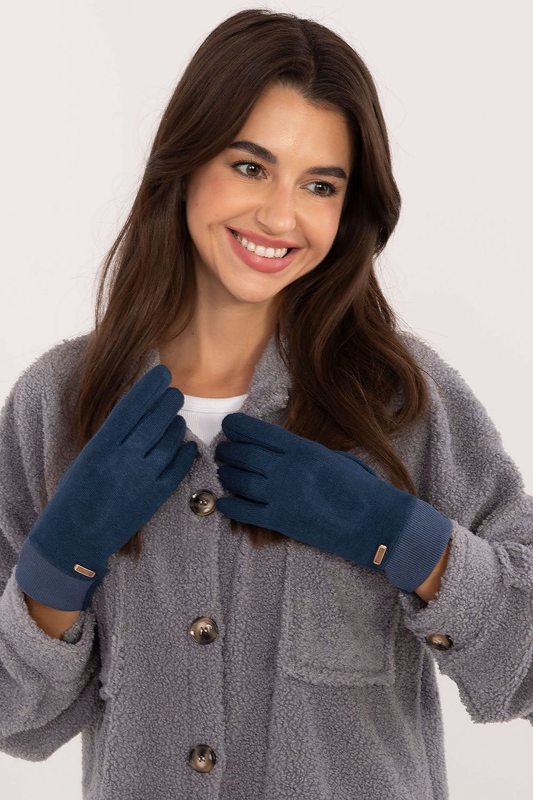 Gloves at image number null