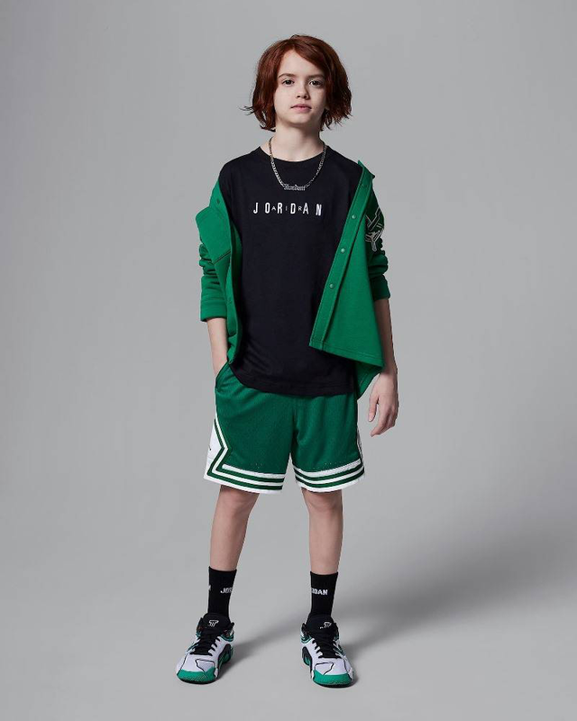 Boys mj wordmark emb crew-null