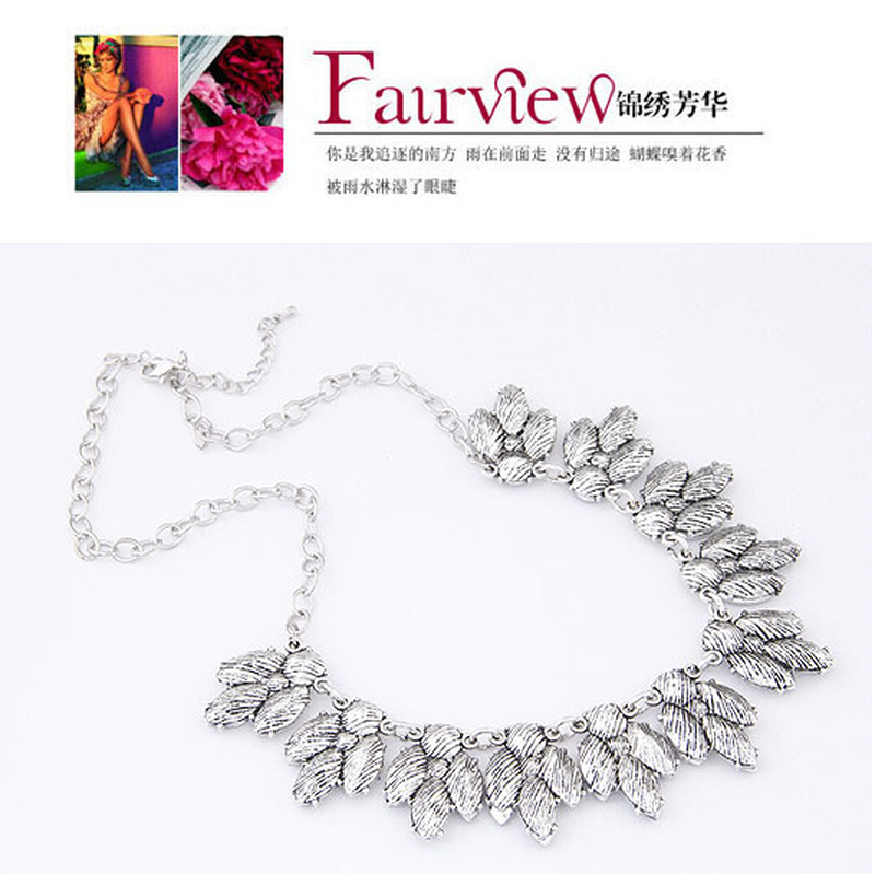Clear glass crystal necklace image number null