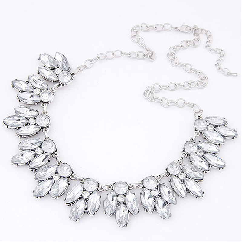 Clear glass crystal necklace image number null