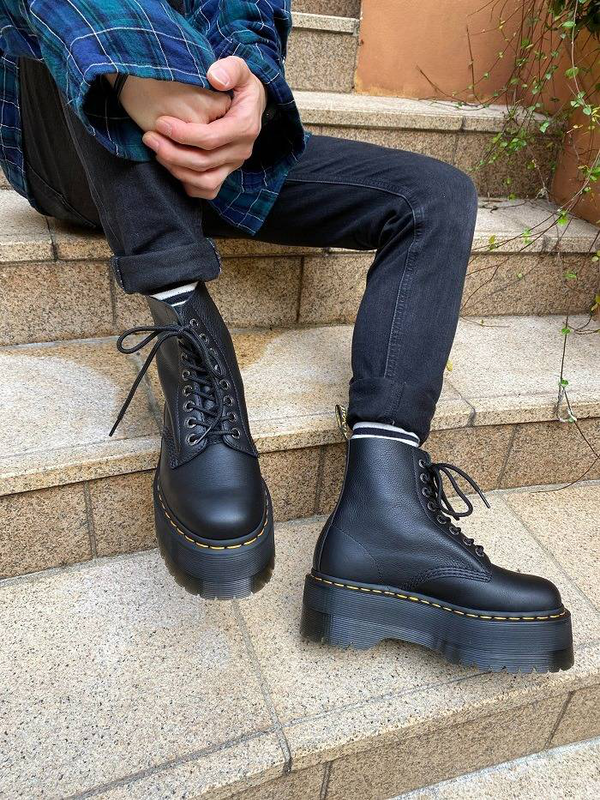 Dr. Martens max leather platform-null