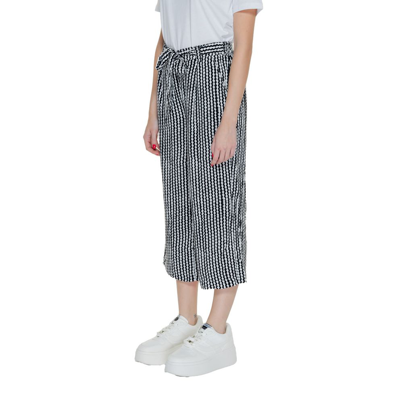Black viscose cropped pants-null