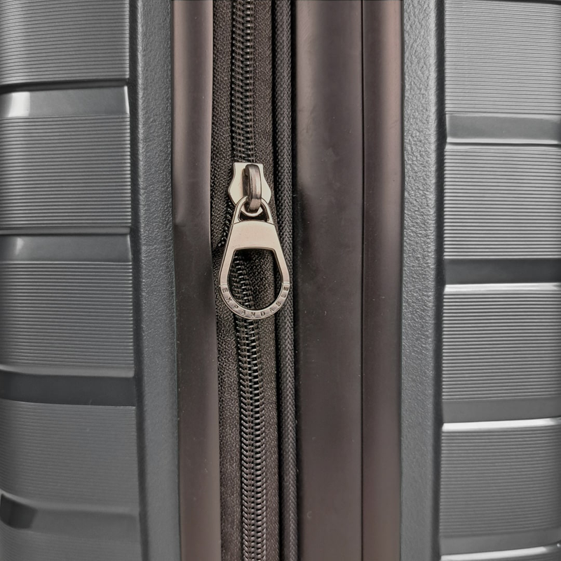Bg berlin - pivot cabin size/carry-on (4 wheel), 55cm/20in luggage, 10kg suitcase image number null