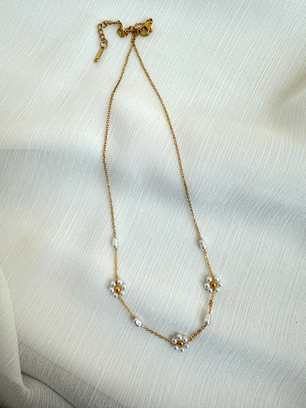 Product image: “bloomie” necklace-null