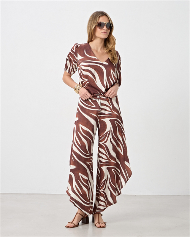 Trouser asymmetrical side-null