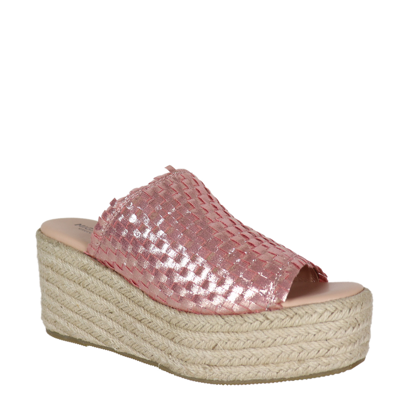 Migato  &gamma;&upsilon;&nu;&alpha;&iota;&kappa;&epsilon;ί&alpha; &pi;&lambda;&alpha;&tau;&phi;ό&rho;&mu;&alpha;-null