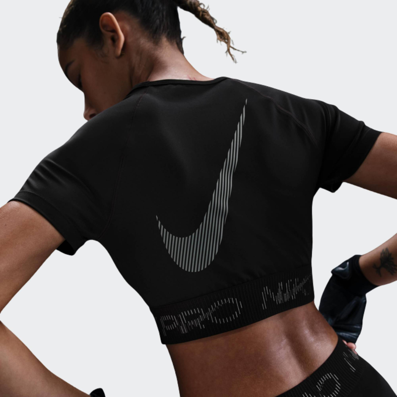 Pro womens Dri-FIT crop top-null