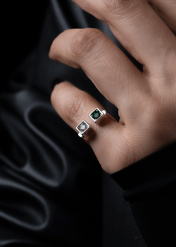 Product image: Cupid x emeralds midi ring-null