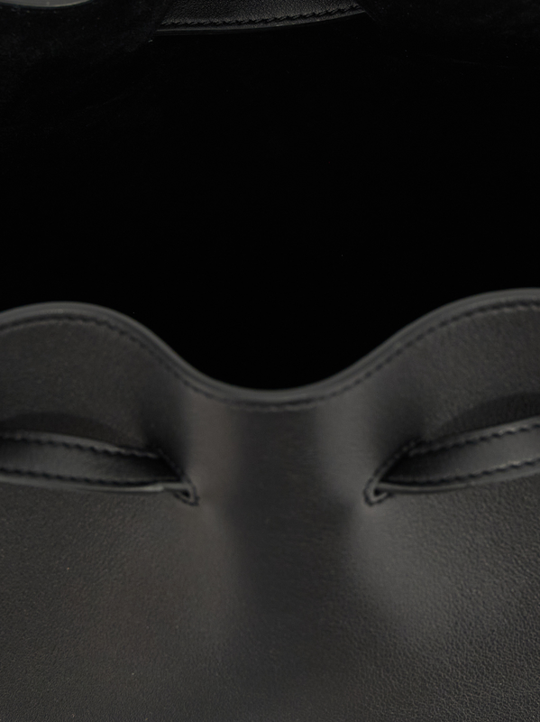 Black calfskin shoulder bag-null