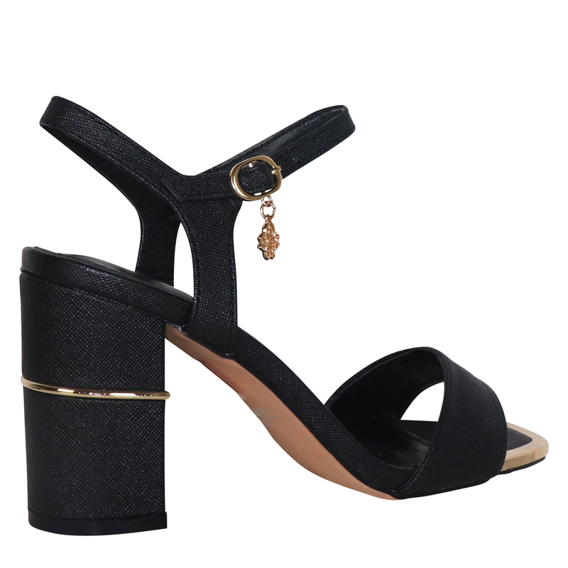 Migato &gamma;&upsilon;&nu;&alpha;&iota;&kappa;&epsilon;ί&omicron; &pi;έ&delta;&iota;&lambda;&omicron;-null