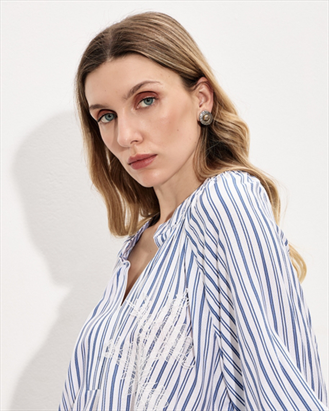 Blouse stripe lace image number null