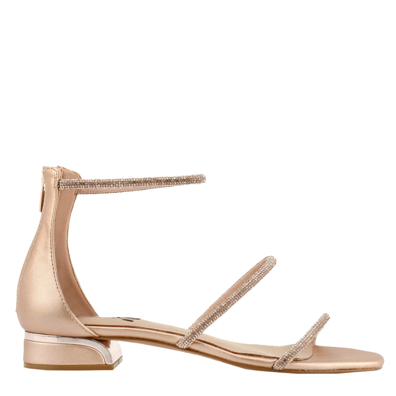 Exe &gamma;&upsilon;&nu;&alpha;&iota;&kappa;&epsilon;ί&omicron; &sigma;&alpha;&nu;&delta;ά&lambda;&iota;-null