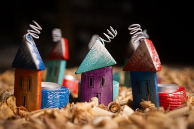 &Xi;&upsilon;&lambda;&iota;&nu;&omicron; &sigma;&pi;&iota;&tau;&alpha;&kappa;&iota; &mu;&omicron;&nu;&omicron; &rho;&epsilon;&sigma;&omega;, Multicolour, medium