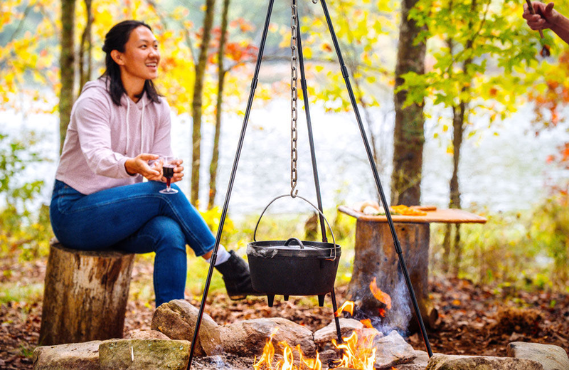 Lodge deep cast iron camping boat 4.7lt | 25.4cm, , medium image number null
