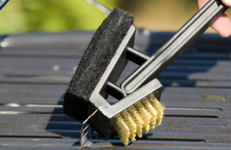 Campingaz 3 in 1 cleaning brush, black (26 x 9 x 8 cm), , medium image number null
