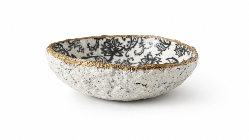 Handmade papier m&acirc;ch&eacute; decorative bowl-null