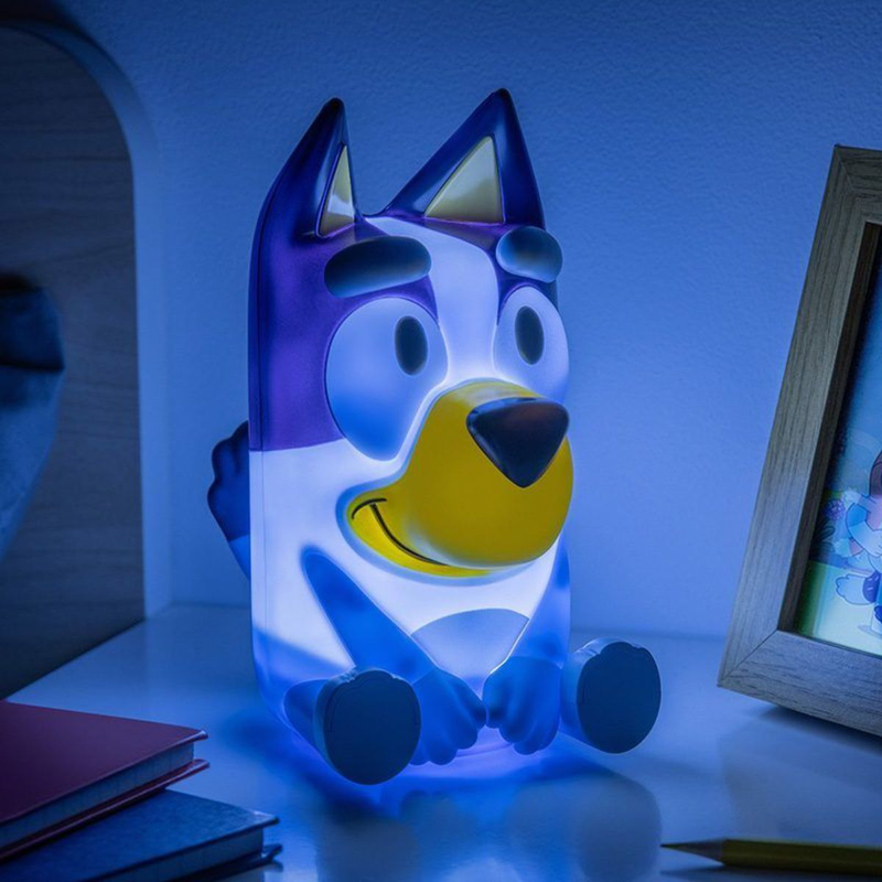 Paladone bluey globuddies &phi;&omega;&tau;&iota;&sigma;&tau;&iota;&kappa;ό &nu;&upsilon;&kappa;&tau;ό&sigmaf; 18cm &mu;&epsilon; ή&chi;&omicron;&upsilon;&sigmaf; & &mu;&pi;&alpha;&tau;&alpha;&rho;ί&epsilon;&sigmaf; aaa, , medium-null