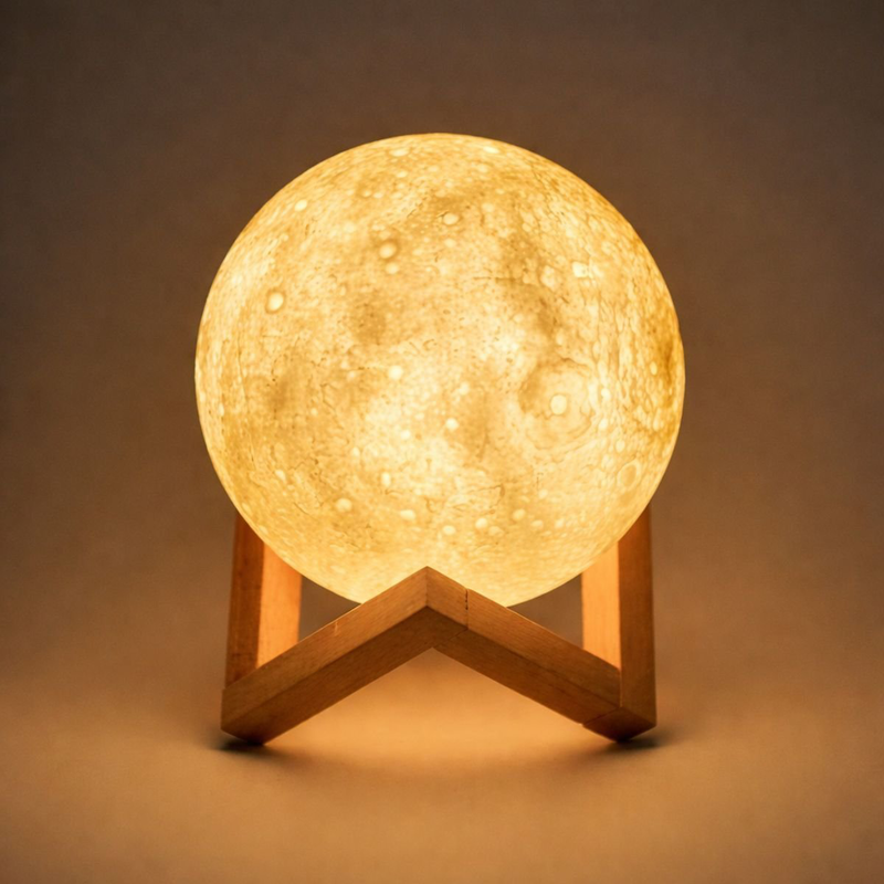 3d moon lamp &upsilon;&gamma;&rho;&alpha;&nu;&tau;ή&rho;&alpha;&sigmaf; & &nu;&upsilon;&chi;&tau;&epsilon;&rho;&iota;&nu;ό &phi;&omega;&tau;&iota;&sigma;&tau;&iota;&kappa;ό led &sigma;&epsilon; &sigma;&chi;ή&mu;&alpha; &phi;&epsilon;&gamma;&gamma;&alpha;&rho;&iota;&omicron;ύ 14cm &mu;&epsilon; &xi;ύ&lambda;&iota;&nu;&eta; &beta;ά&sigma;&eta;, , medium-null