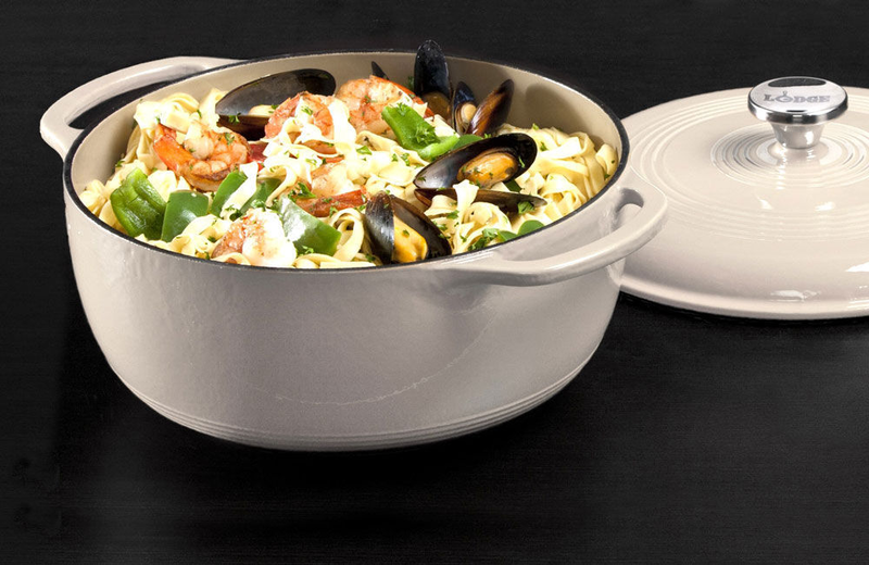 Lodge dutch oven oyster white with loop handles (5,68lt), , medium image number null