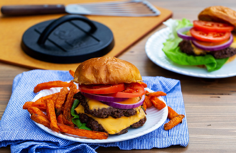 Product image: Seasoned cast iron burger press (16cm), , medium-null