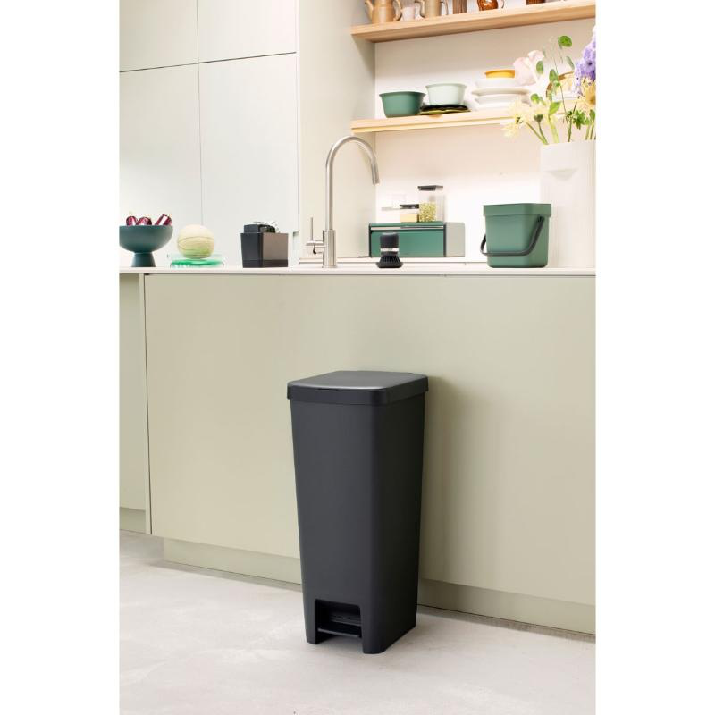 Brabantia stepup pedal bin 40l - dark grey, , medium image number null