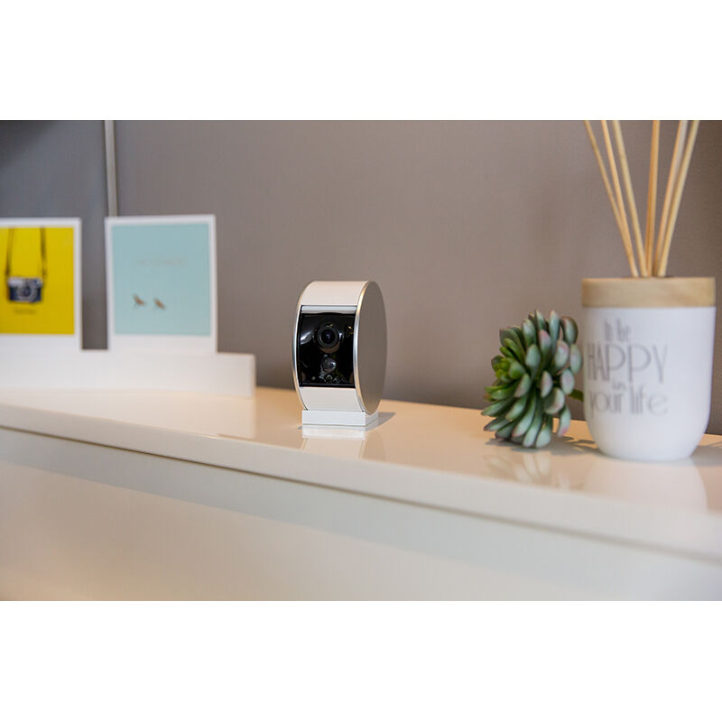 &Kappa;ά&mu;&epsilon;&rho;&alpha; &epsilon;&sigma;&omega;&tau;&epsilon;&rho;&iota;&kappa;&omicron;ύ &chi;ώ&rho;&omicron;&upsilon; &lambda;&epsilon;&upsilon;&kappa;ή, , medium-null