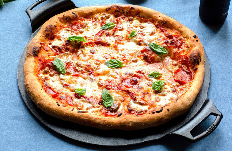 Product image: Lodge cast iron pizza/baking pan with handles (38,1 cm), , medium-null