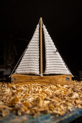 &Kappa;&alpha;&rho;&alpha;&beta;&iota; &xi;&upsilon;&lambda;&omicron; &epsilon;&lambda;&iota;&alpha;&sigmaf; &mu;&epsilon; &pi;&lambda;&epsilon;&kappa;&tau;&alpha; &pi;&alpha;&nu;&iota;&alpha; ά&sigma;&pi;&rho;&omicron;.&Alpha;08, White, medium