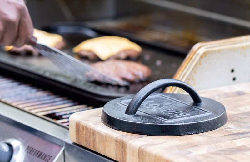 Product image: Seasoned cast iron burger press (16cm), , medium-null