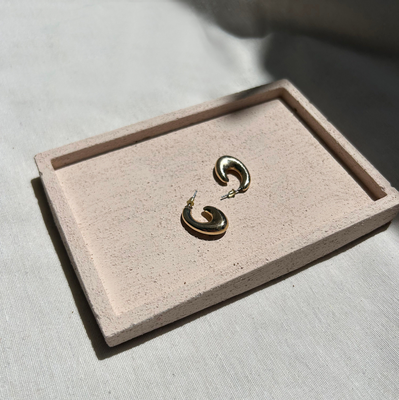 Rectangular stone-effect tray