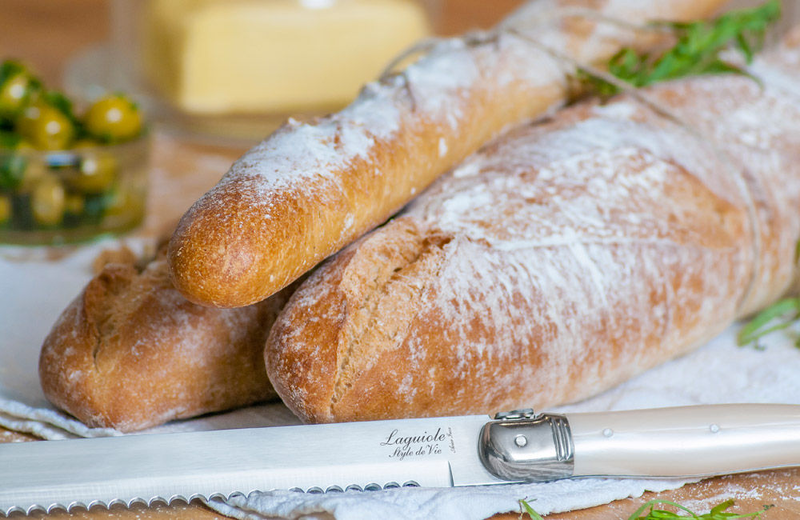 Laguiole premium line bread knife pearl packed in a wooden baquette cutting board
1.5 mm thick blade, , medium image number null