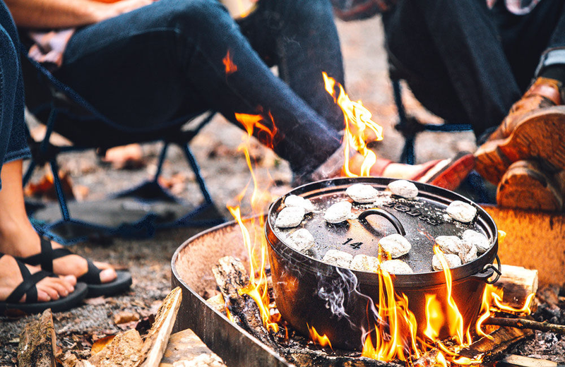 Lodge deep cast iron camping boat 4.7lt | 25.4cm, , medium image number null