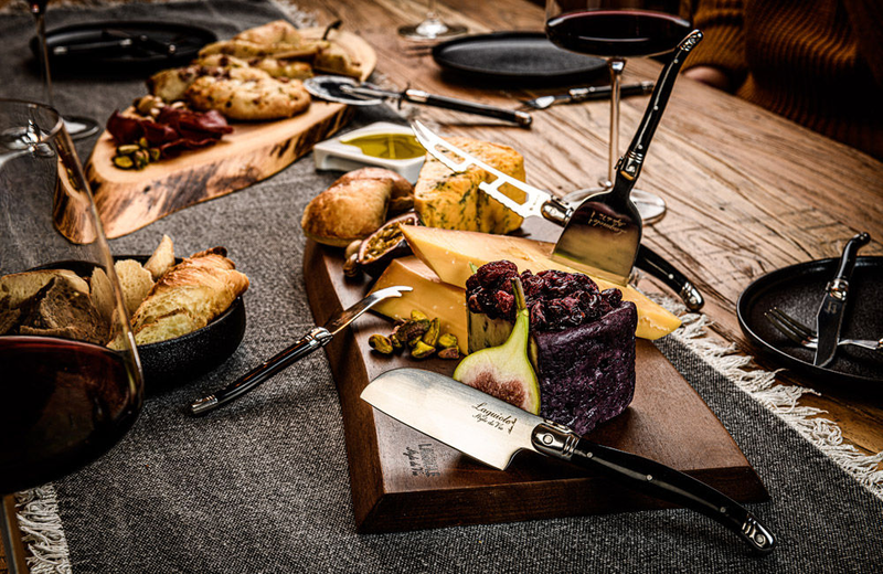 Laguiole 5pc cheese knifes set black with serving board acacia wood, , medium image number null
