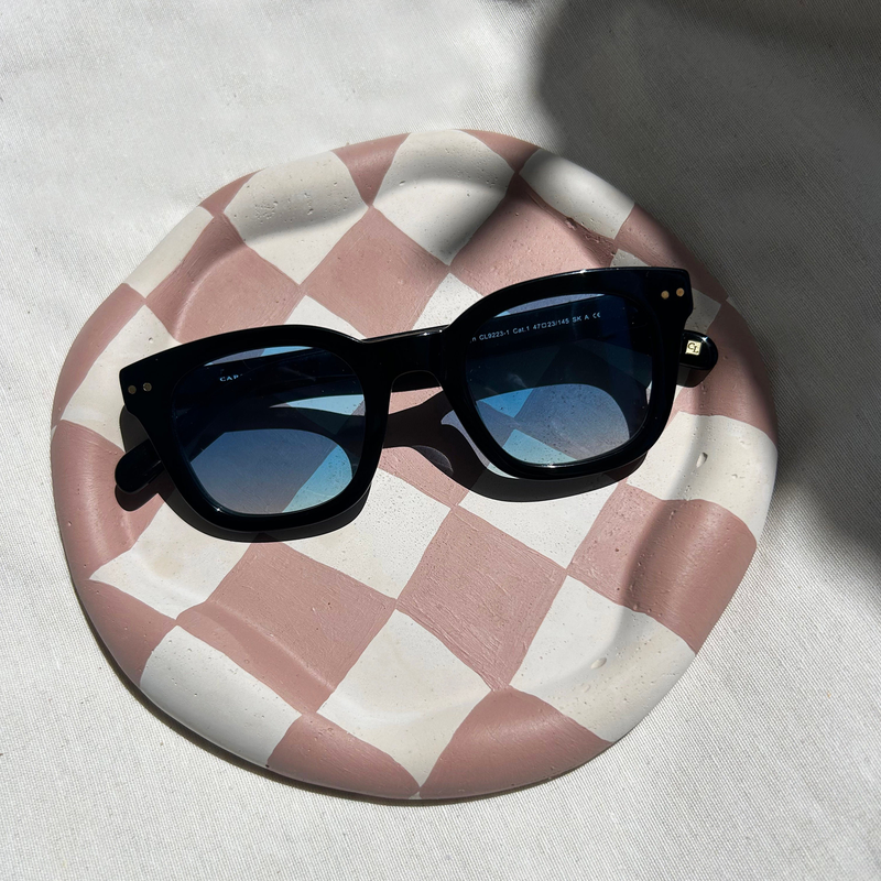 Checkered cloud shape tray, , medium image number null