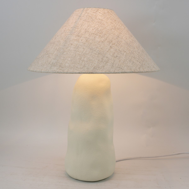 Product image: Porcelain table lamp in white, , medium-null