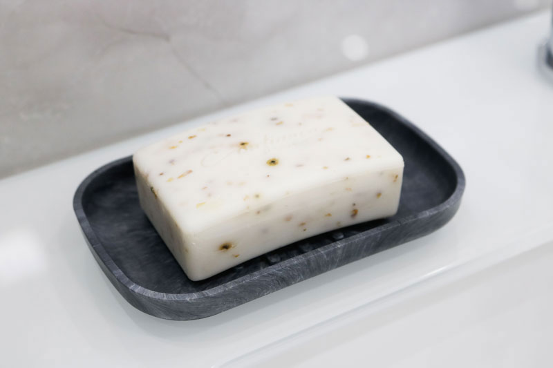 Stone &theta;&eta;&kappa;&eta; &gamma;&iota;&alpha; &sigma;&alpha;&pi;&omicron;&upsilon;&nu;&iota; &mu;&pi;&alpha;&nu;&iota;&omicron;&upsilon;, , medium-null