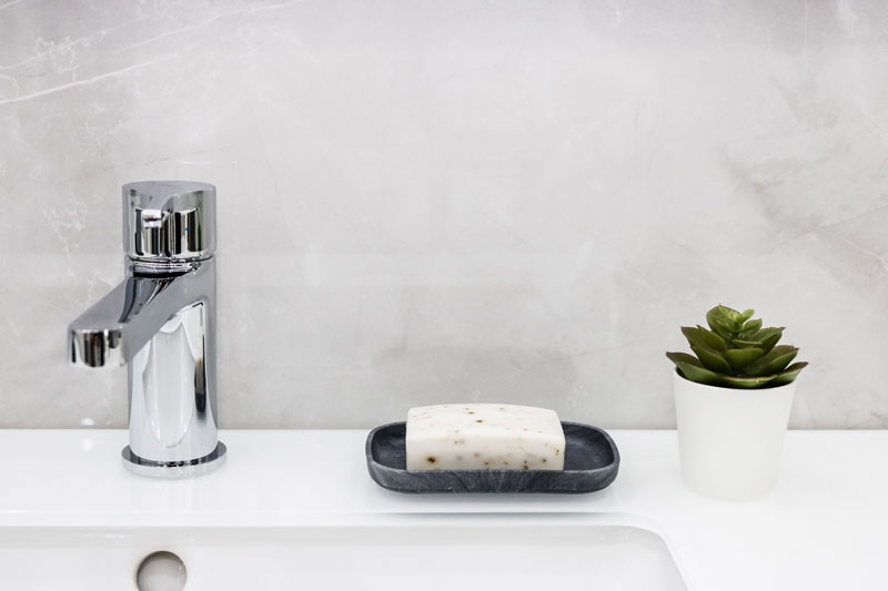 Stone &theta;&eta;&kappa;&eta; &gamma;&iota;&alpha; &sigma;&alpha;&pi;&omicron;&upsilon;&nu;&iota; &mu;&pi;&alpha;&nu;&iota;&omicron;&upsilon;, , medium-null